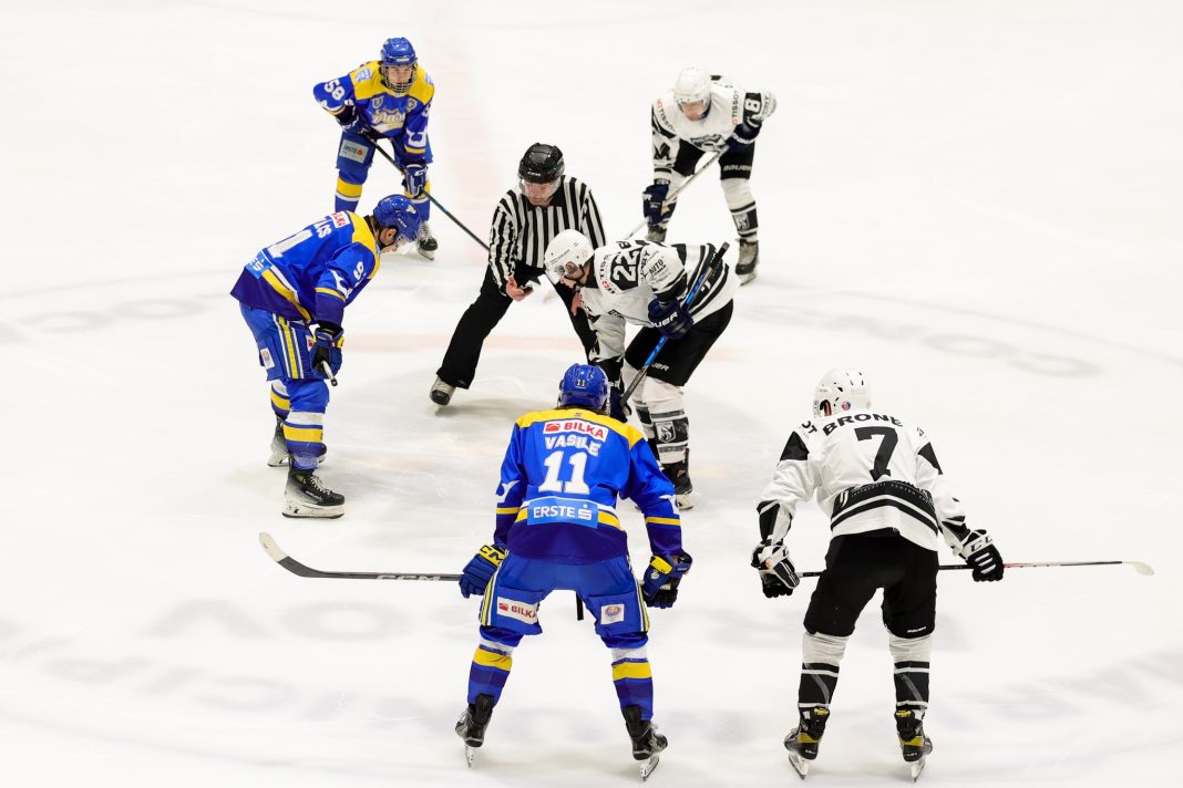 Corona Brașov și ACSH Gheorgheni se întâlnesc în finala Cupei României la hochei pe gheață